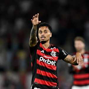 Allan foi titular do Flamengo contra o Inter pela ida das oitavas da Libertadores