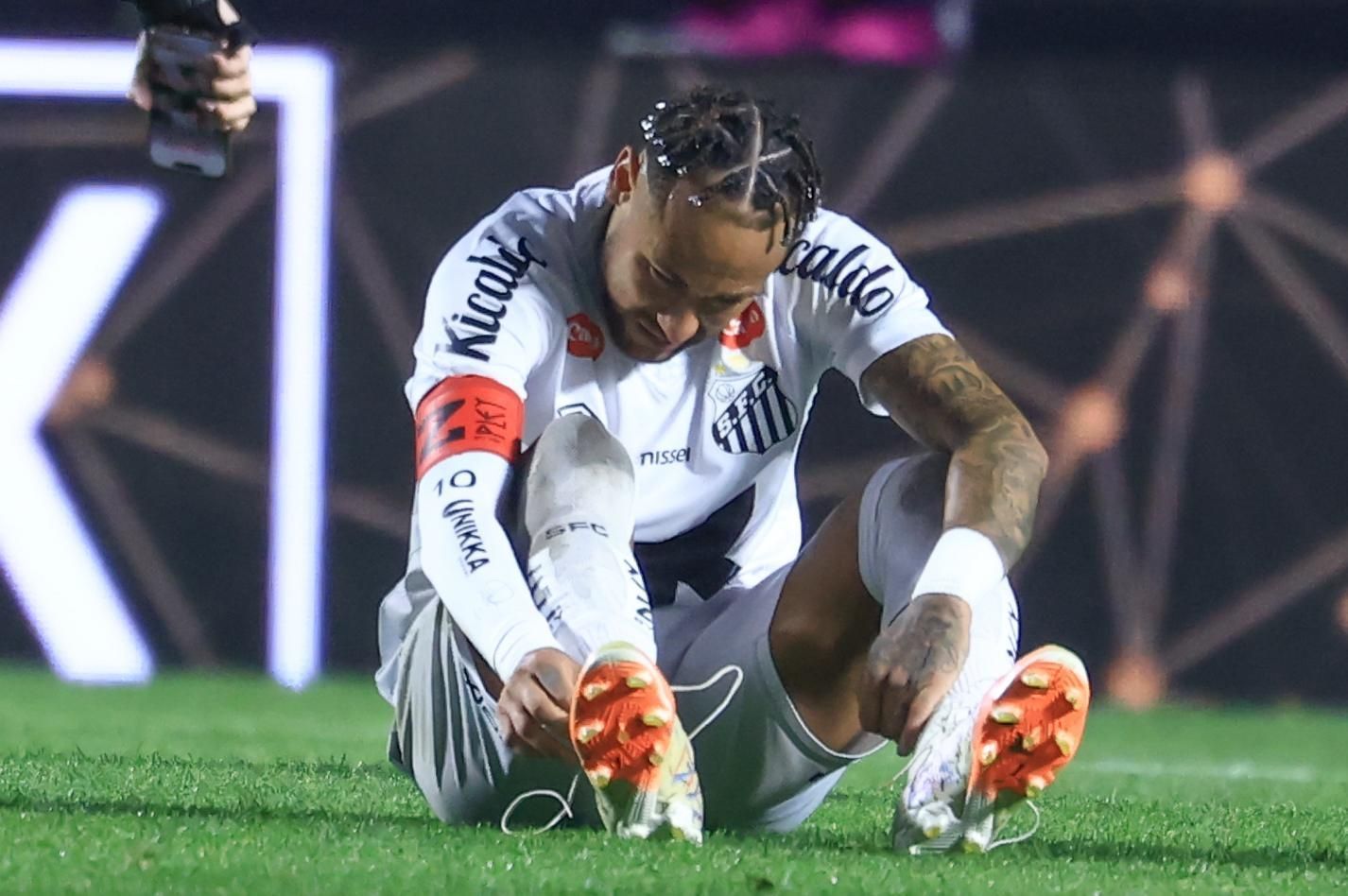 Kfouri detona choro de Neymar e faz comparação com ídolo do Flamengo