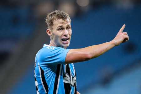 Ronald foi revelado pelo Grêmio