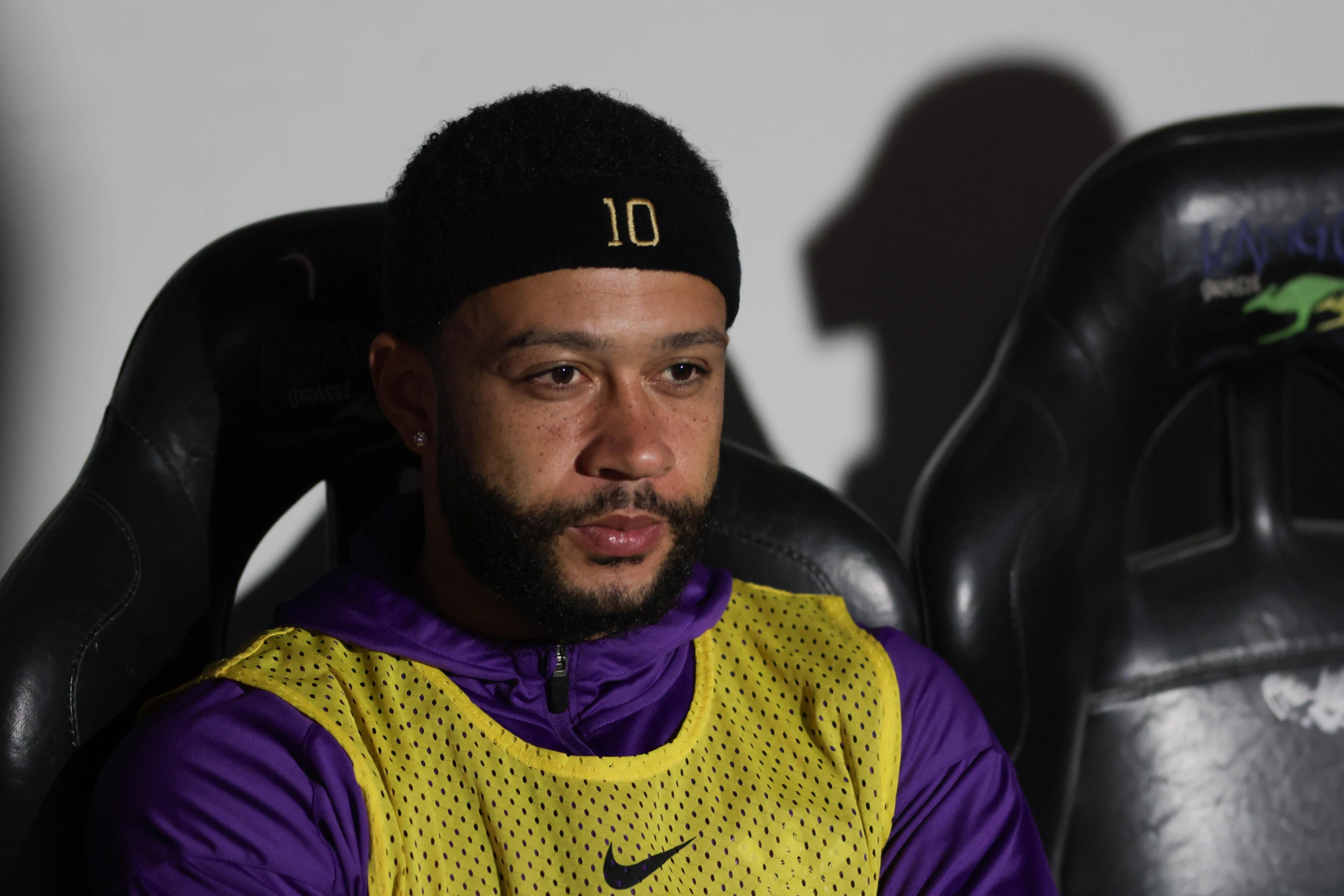 Memphis, do Corinthians, dispara contra gramado sintético: 'Mata o jogo'
