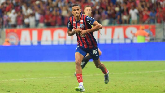 Luciano Juba comemora gol do Bahia sobre o Fluminense