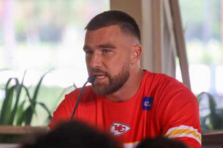 Travis Kelce durante coletiva do Kansas City Chiefs, da NFL, no Clube Atletico São Paulo, em São Paulo