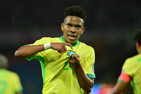 Estêvão após marcar pela Seleção Brasileira diante do Chile, nesta quinta-feira (4), no Maracanã