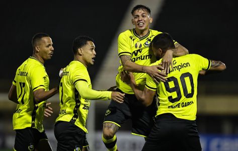 São Bernardo reagiu na etapa final e empatou jogo contra o Londrina por 2 a 2