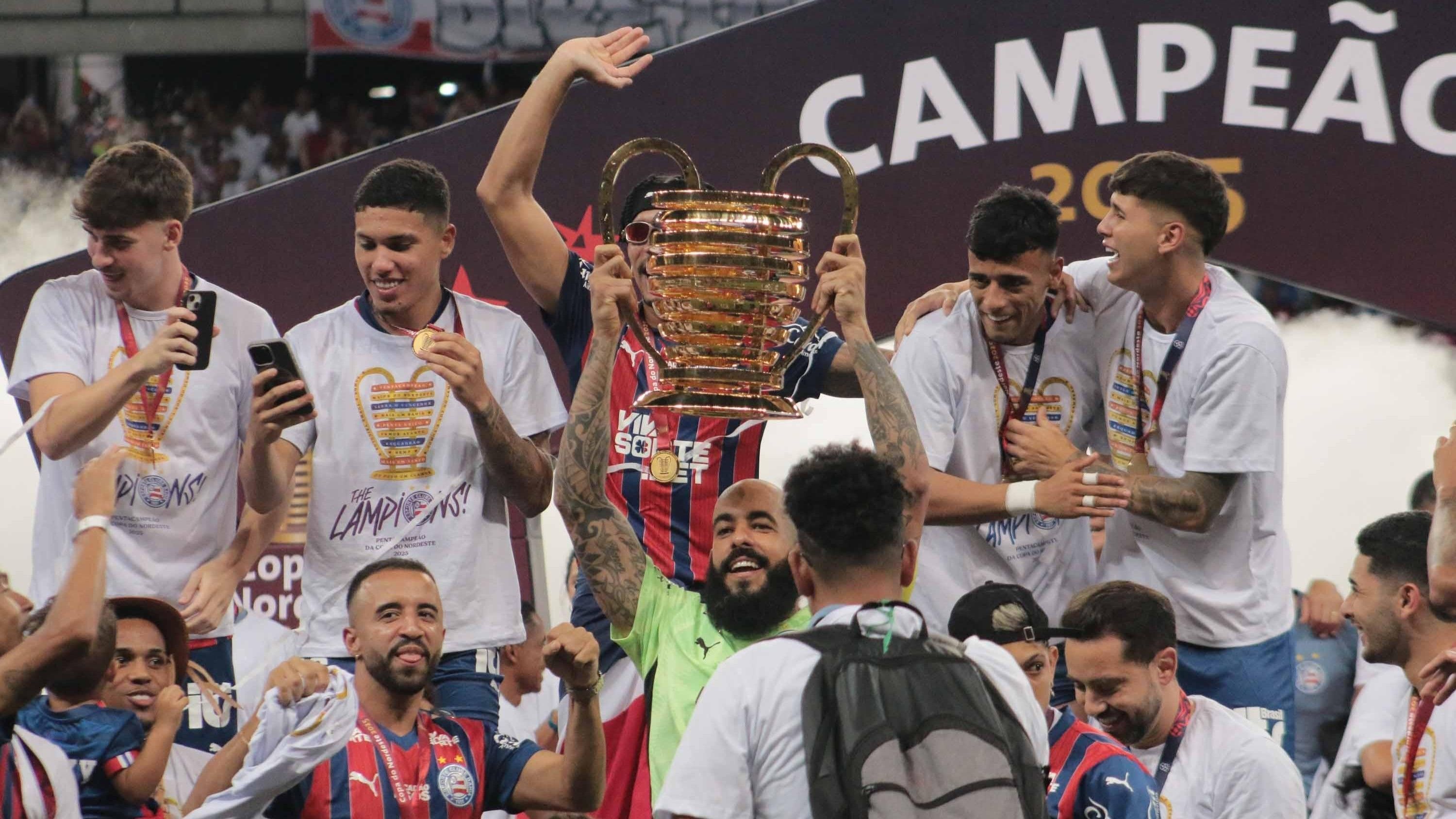 Premiação milionária: saiba quanto Bahia fatura com título da Copa do Nordeste