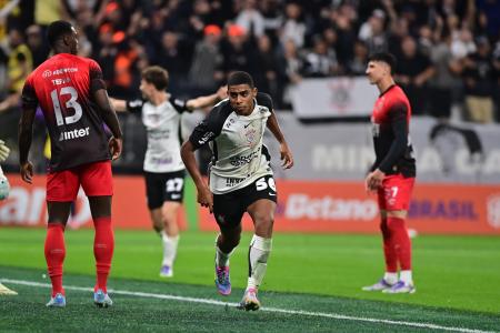 Gui Negão foi o nome do Corinthians na classificação contra o Athletico-PR