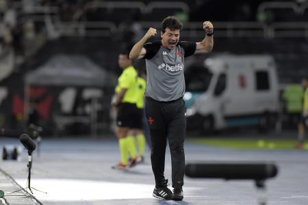 Fernando Diniz, em Botafogo x Vasco, pela Copa do Brasil
