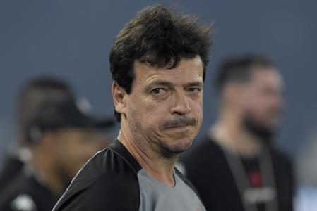 Fernando Diniz comentou o foco do Vasco para a sequência de 2025