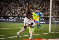 Vasco aciona cláusula em contrato e amplia empréstimo de zagueiro até o fim do ano