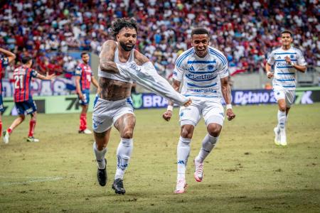 Gabigol comemora gol marcado na vitória do Cruzeiro sobre o Bahia