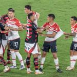 Como jogadores do Flamengo reagiram à expulsão e gol do Estudiantes no Maracanã