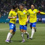 Palmeiras domina, goleia o Fortaleza e reassume vice-liderança do Brasileirão