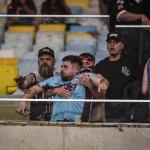 Fluminense x Lanús: briga na torcida do time argentino atrasa reinício do jogo