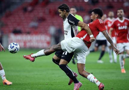 Internacional e Corinthians se enfrentaram nesta quarta-feira (1)