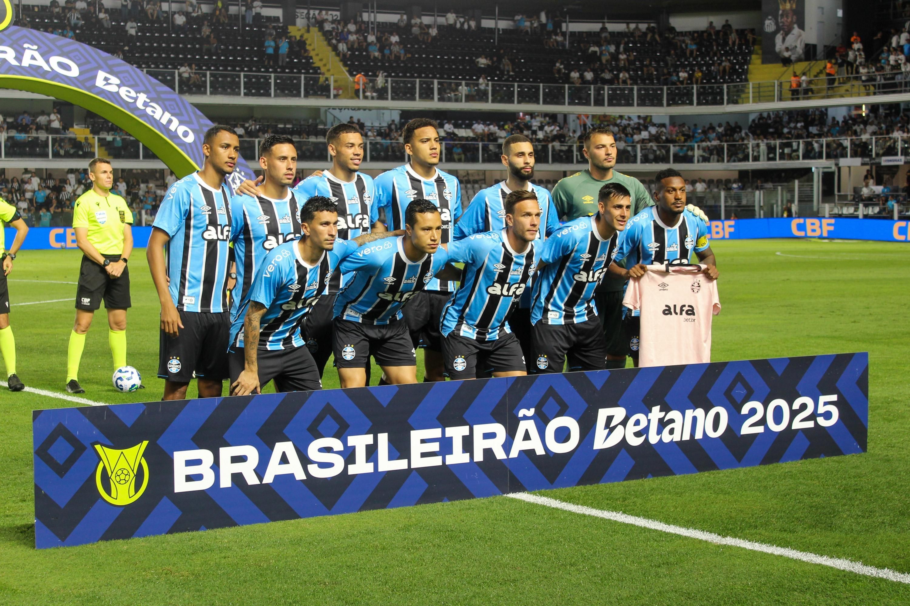 Atacante do Grêmio leva terceiro amarelo e vira desfalque contra o Bragantino