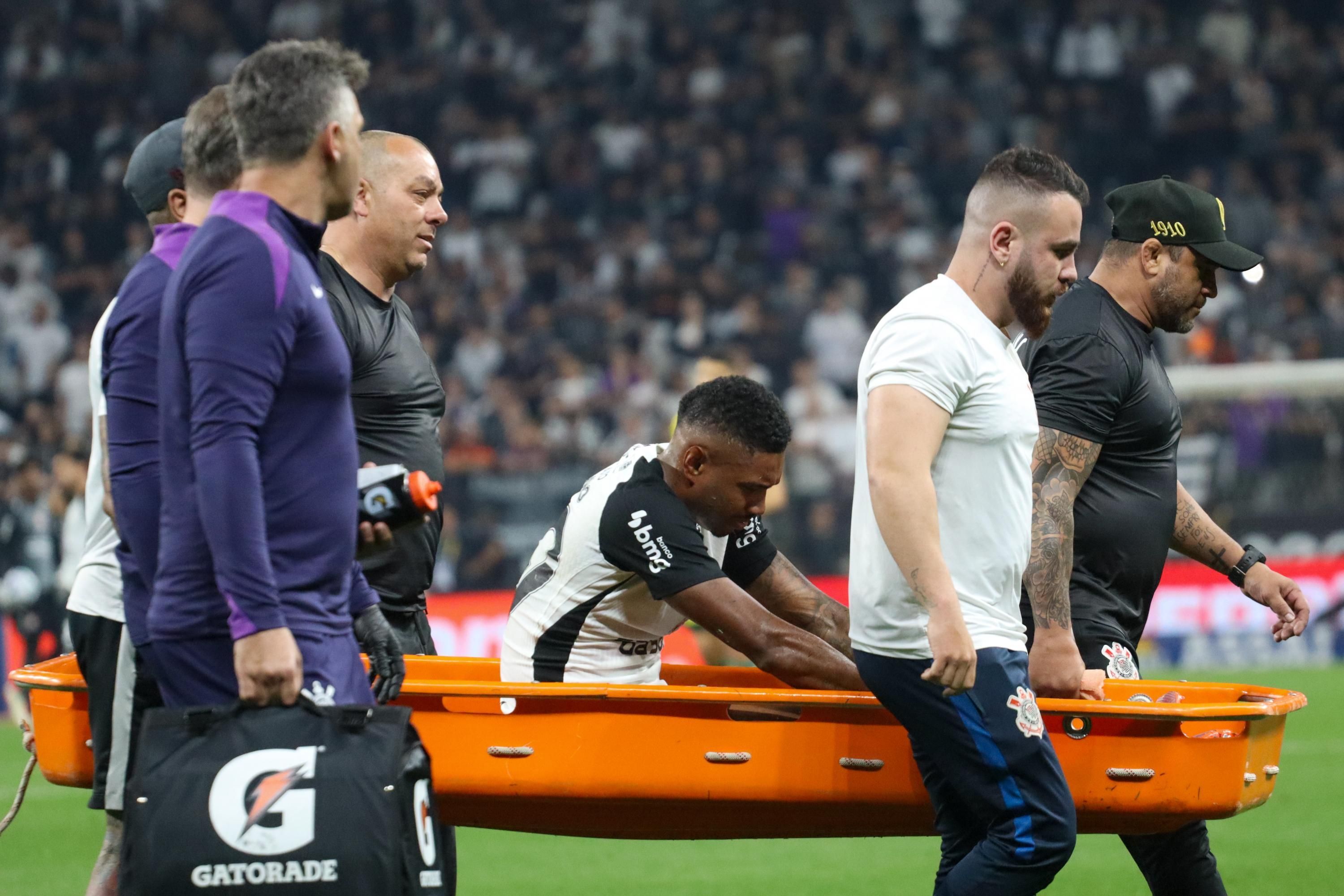 Atacante do Corinthians sente problema físico e deixa jogo contra Mirassol