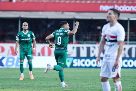 Vitor Roque fez o primeiro gol da reação do Palmeiras contra o São Paulo