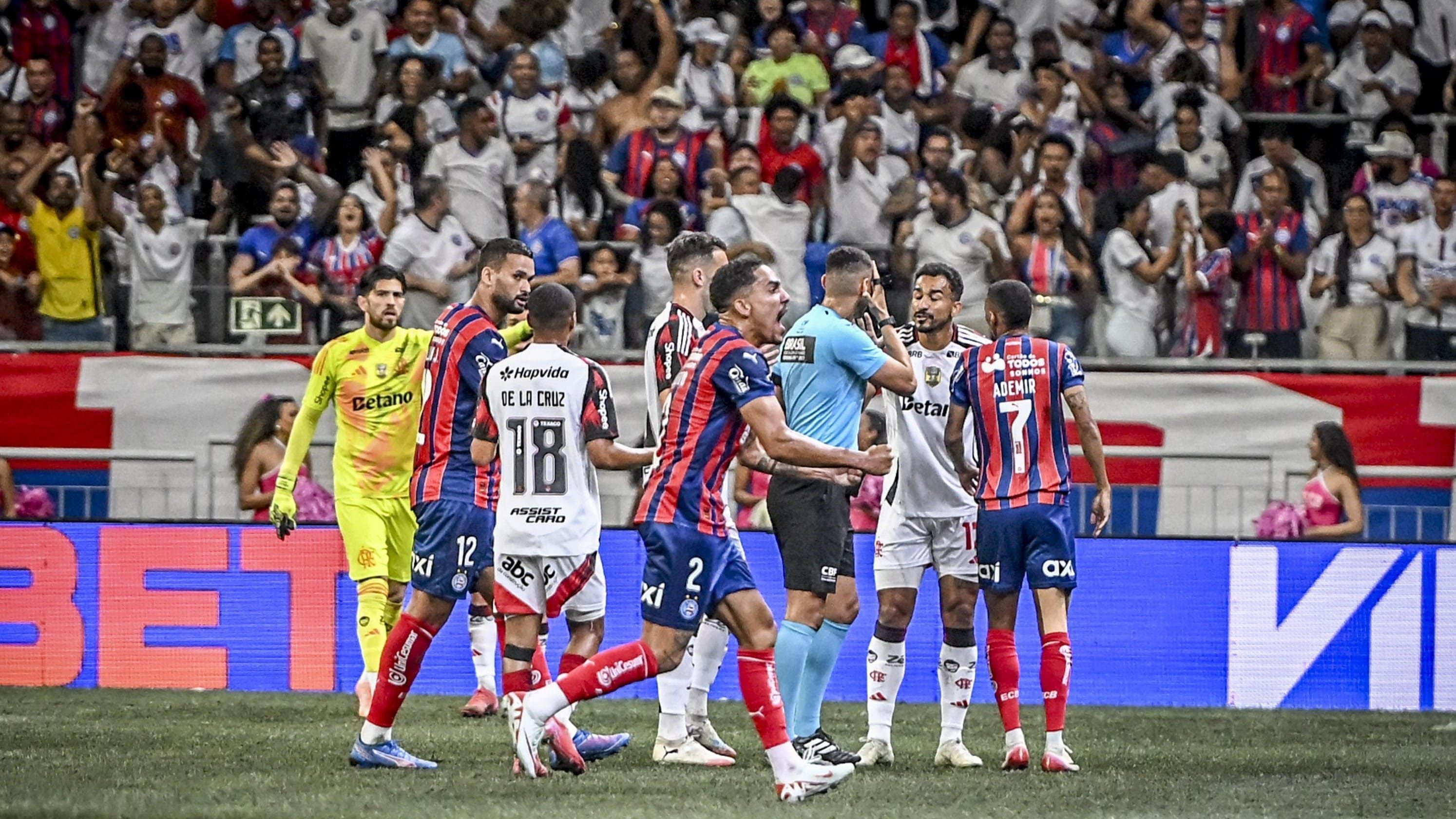 Expulso contra o Bahia, zagueiro desfalca o Flamengo em clássico pelo Brasileirão