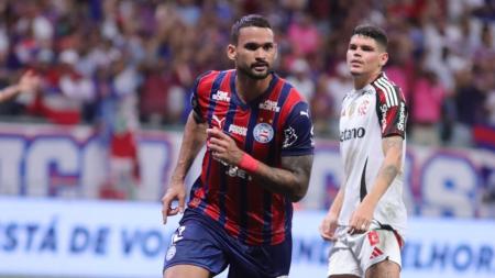 Willian José, atacante do Bahia, durante jogo contra o Flamengo, pelo Campeonato Brasileiro
