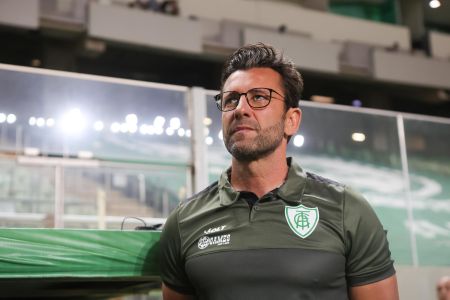Alberto Valentim, treinador do América