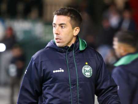 De Pena é reserva do Coritiba na Série B
