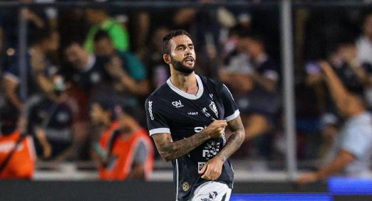 Marcelinho marcou um gol e concedeu uma assistência no Remo contra o Athletico-PR