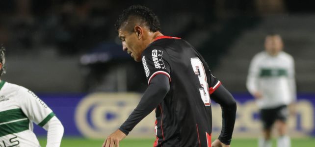 Edson foi expulso na derrota do Botafogo-SP para o Coritiba