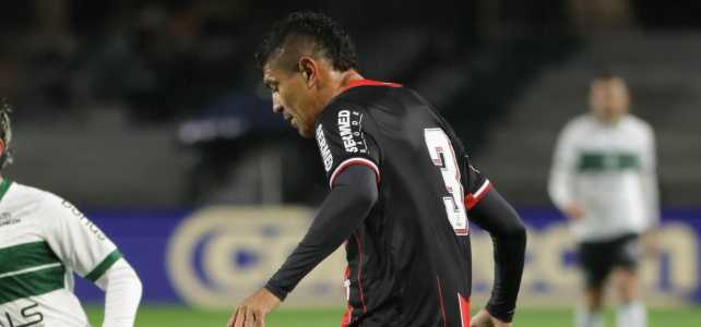 Edson foi expulso na derrota do Botafogo-SP para o Coritiba