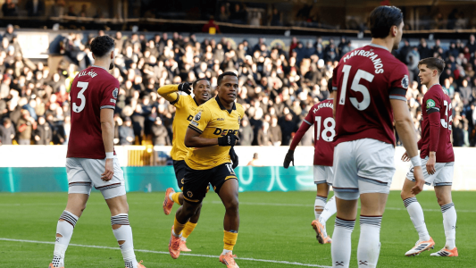 Jhon Arias, do Wolverhampton, marca gol na Premier League