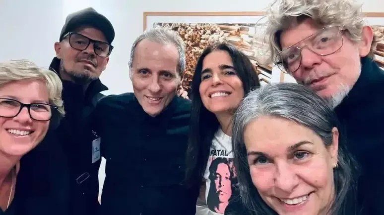 Tony Bellotto recebe visita de companheiros dos Titãs durante tratamento de câncer