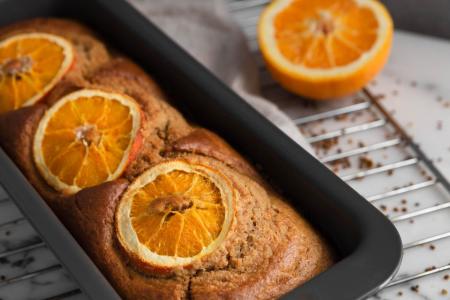 Bolo de laranja com crosta crocante de açúcar: receita fácil com 1 ingrediente especial