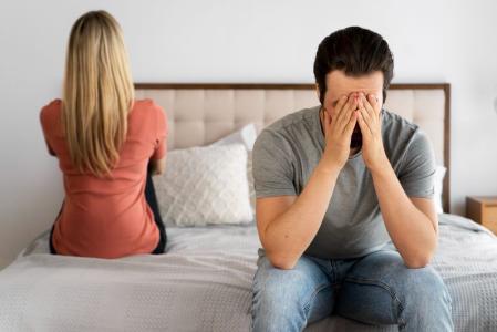 casal brigando crise relacionamento toxico