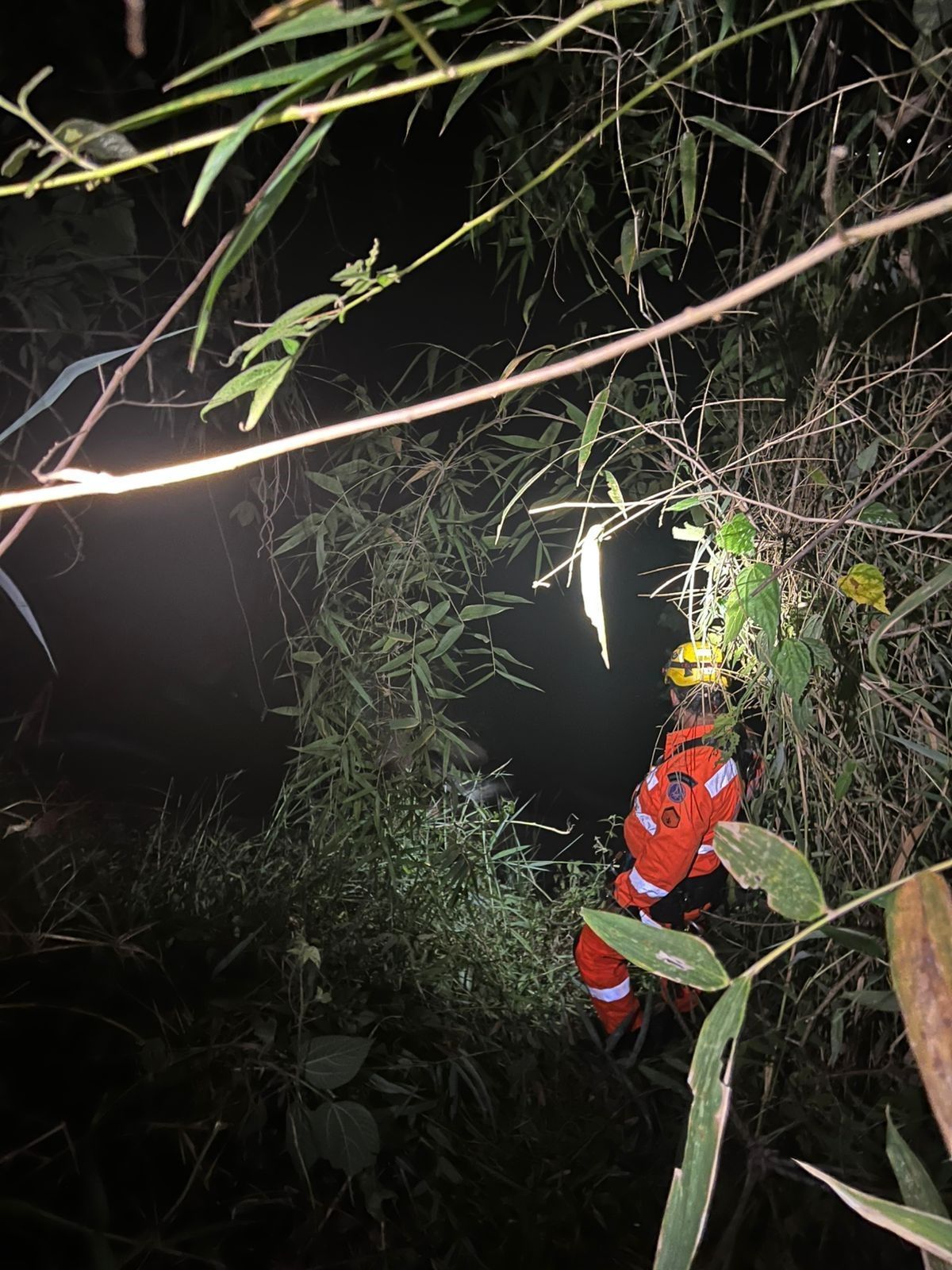 Homem morre ao cair em cachoeira de Congonhal