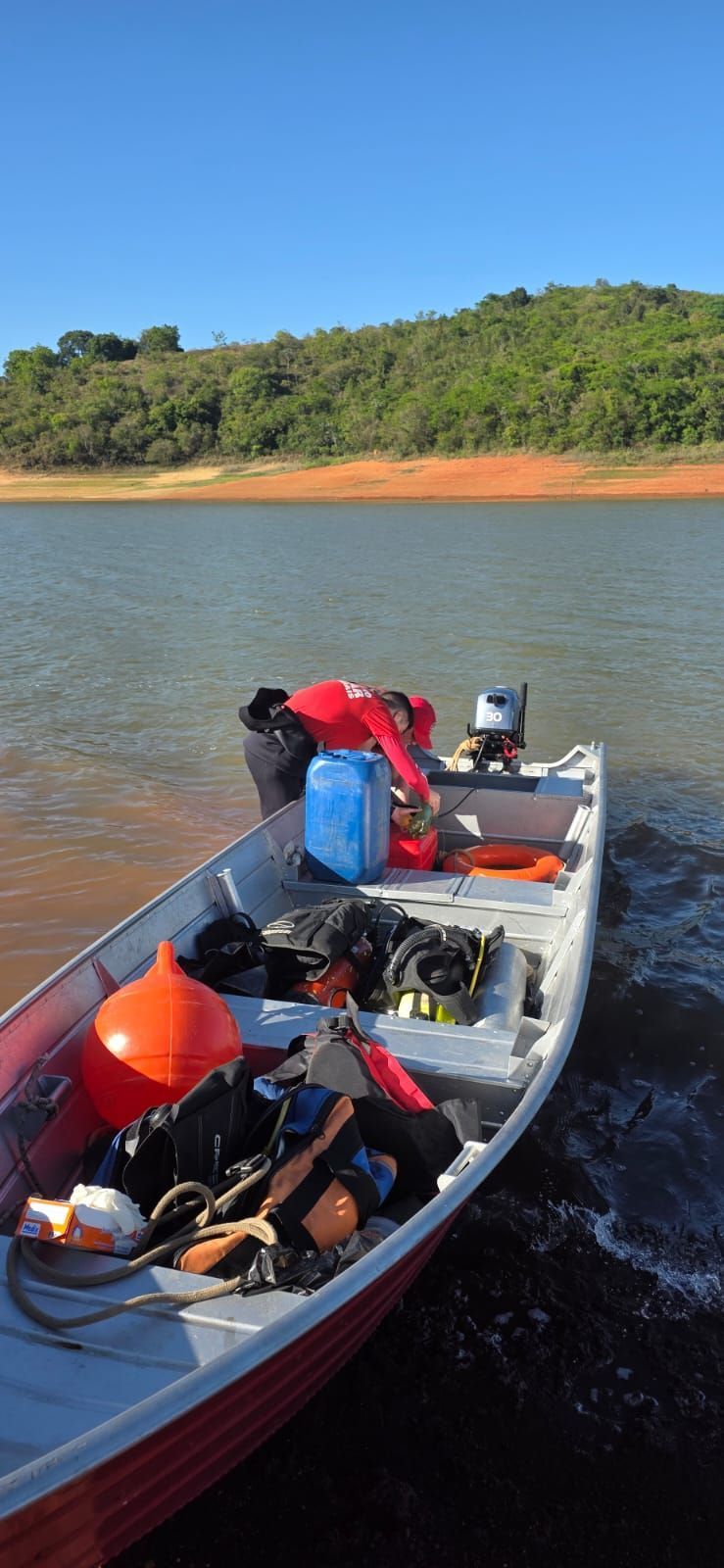 Corpo de Bombeiros retoma buscas por pescador desaparecido
