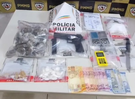 Material apreendido na residência usada pelos traficantes