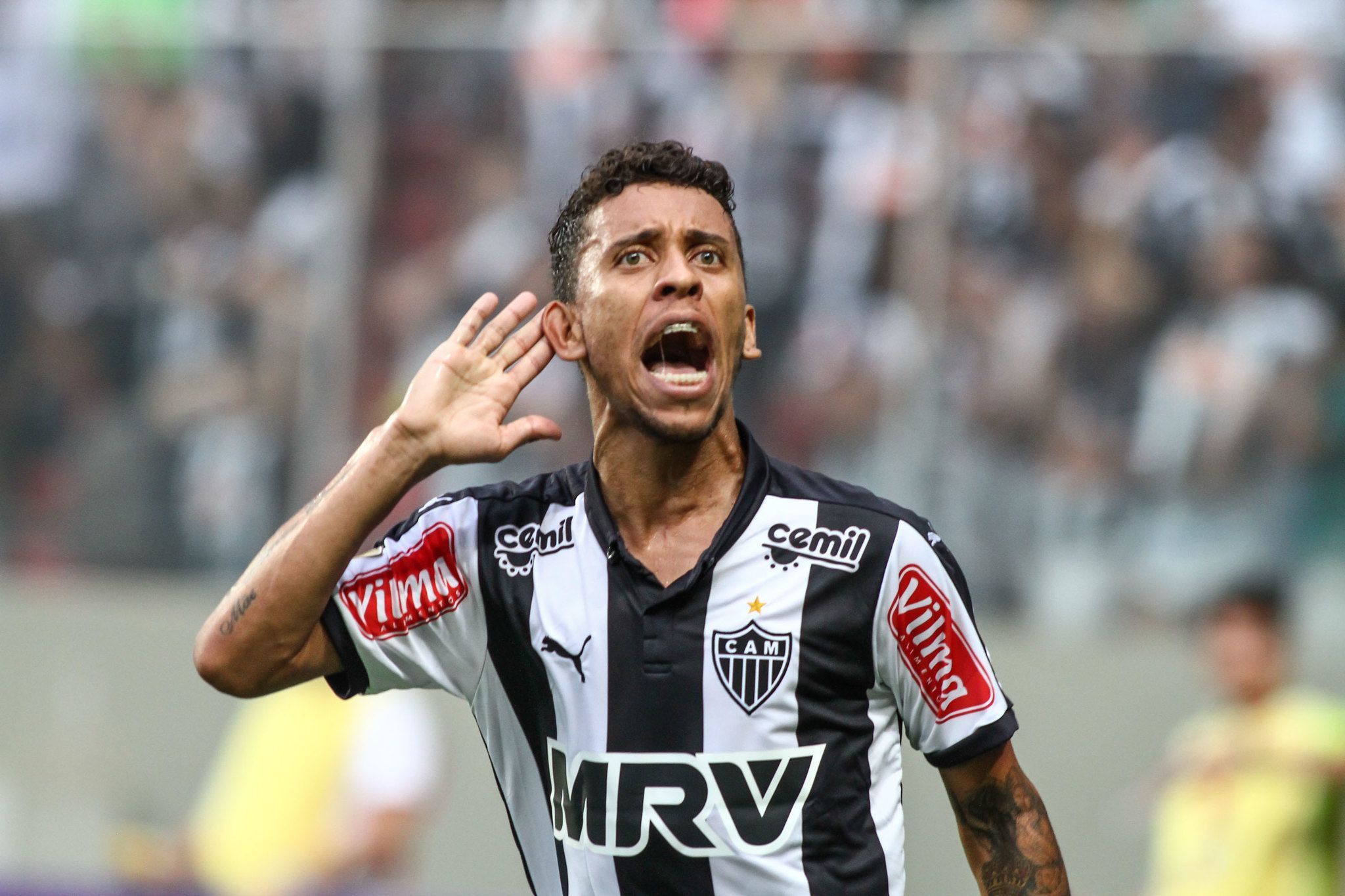 Multicampeão, Marcos Rocha estreava pelo Atlético há 15 anos