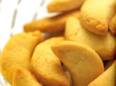 No dia de São Jorge, confira simpatia e receita de meia-lua