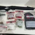 Homem é preso com armas e drogas enterradas em Elói Mendes