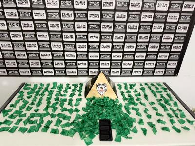 Ele foi levado para a Delegacia de São Lourenço junto com a droga apreendida.
