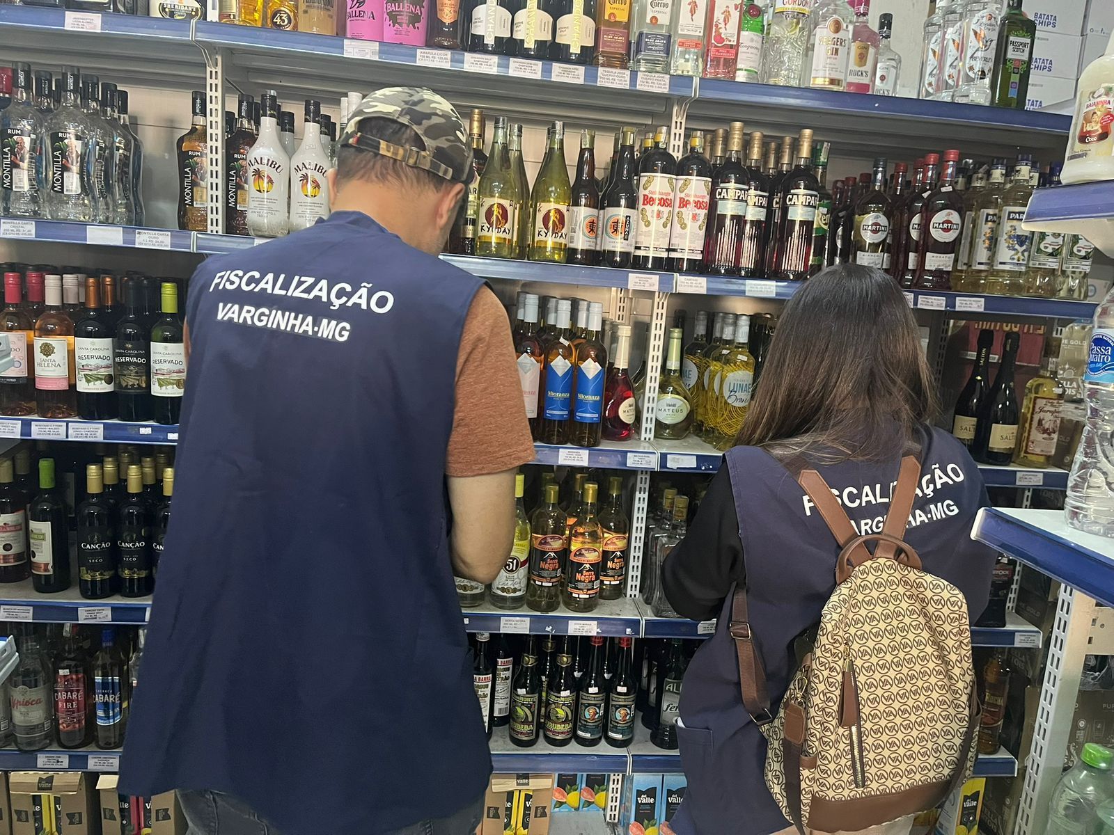 Vigilância Sanitária de Varginha promove fiscalização de bebidas em pontos comerciais
