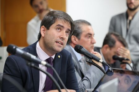 Deputados acusam o secretário de Saúde de não ter respondidos as perguntas feitas pelos parlamentares