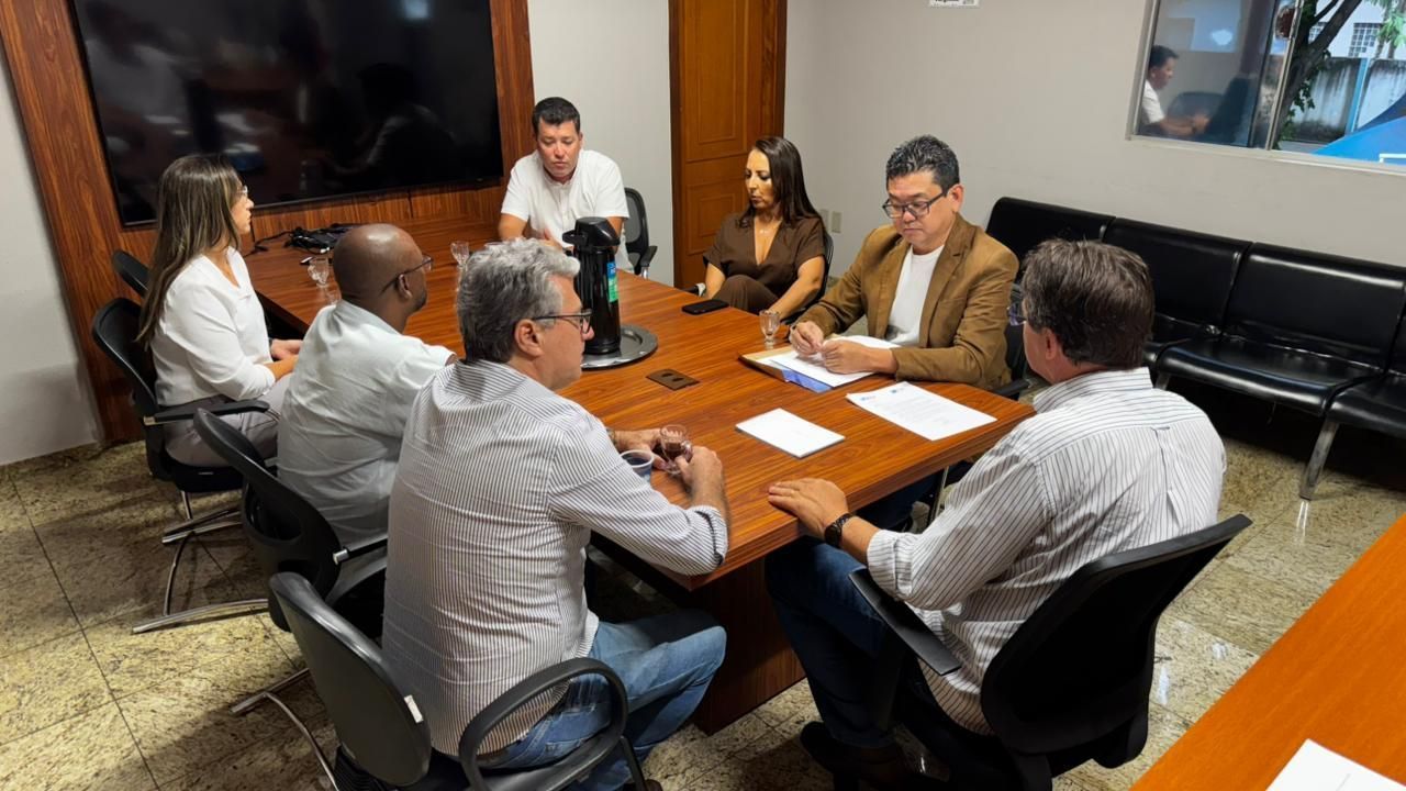 Prefeito de Varginha e entidades discutem ações para fortalecer economia local