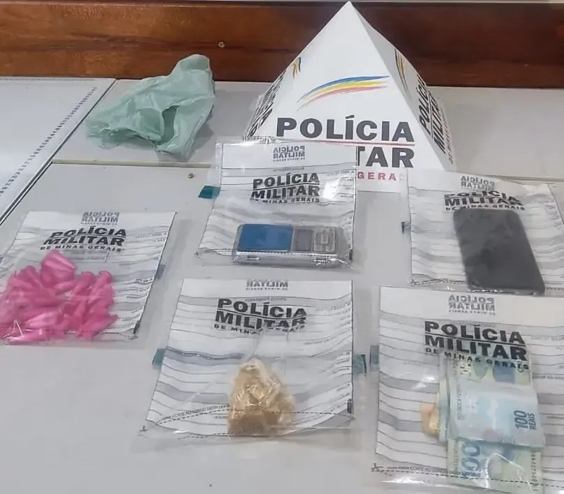 Homem é preso por suspeita de tráfico de drogas em Três Pontas