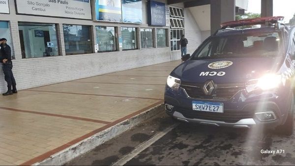 Homem é socorrido com dificuldade para andar na Vila Floresta em Varginha