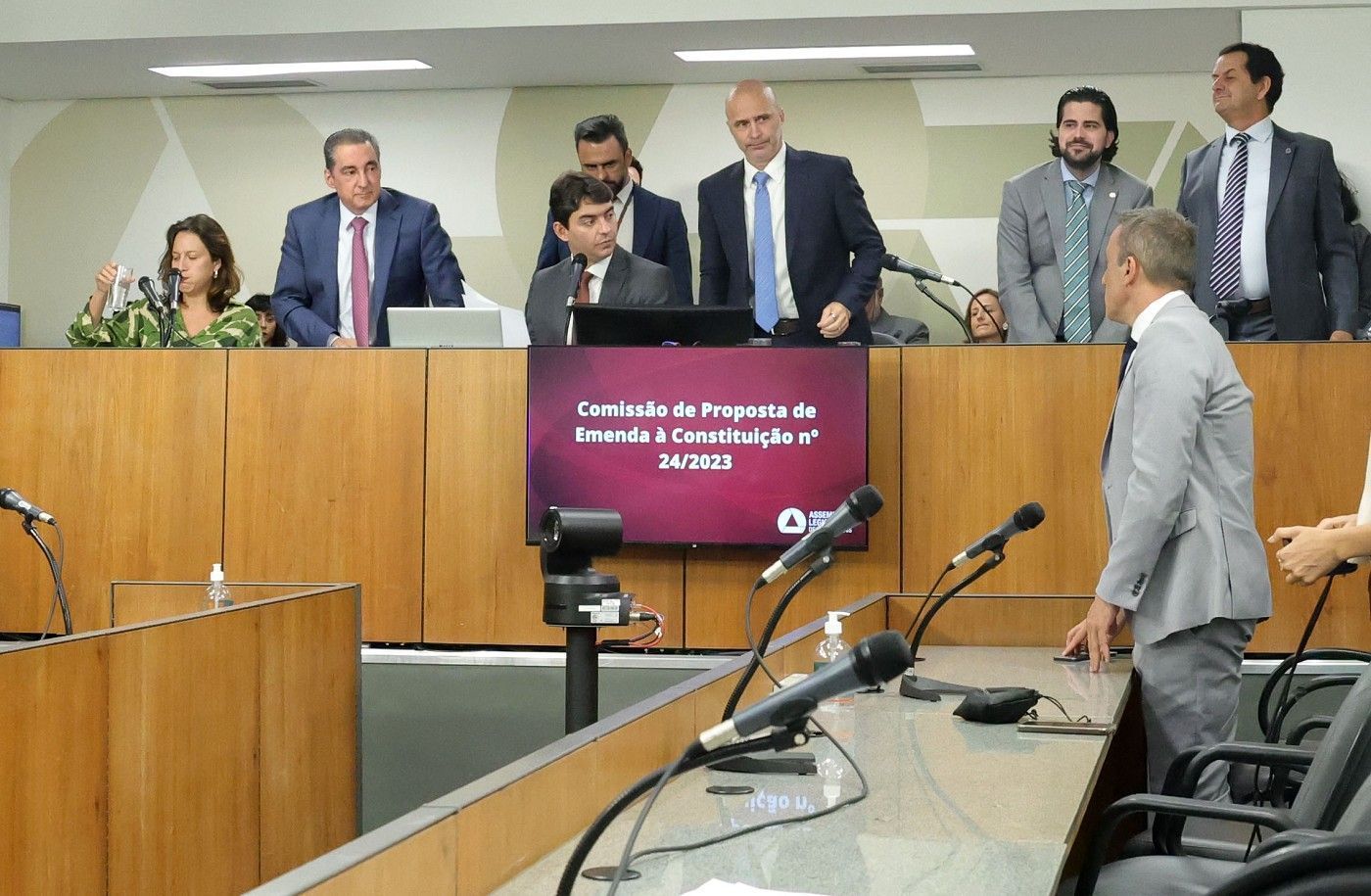 Relatório que opina pelo fim do referendo popular para privatizar a Copasa é aprovado na ALMG