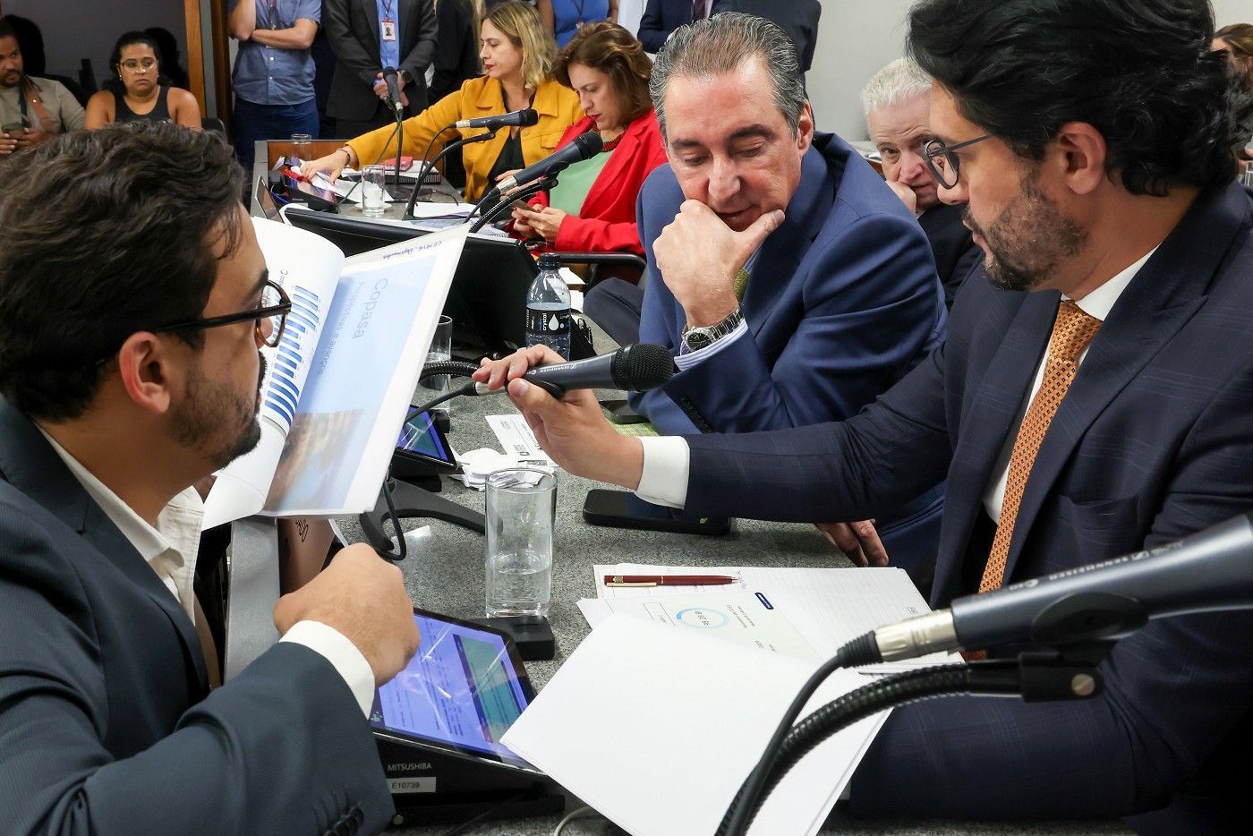 Copasa apresenta previsão de investimentos, mas oposição questiona falta de estudos