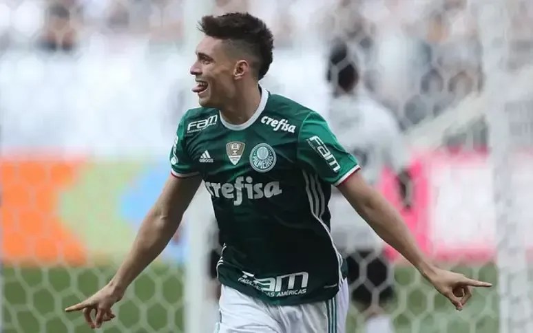 América repatria meia símbolo de reviravolta no Palmeiras