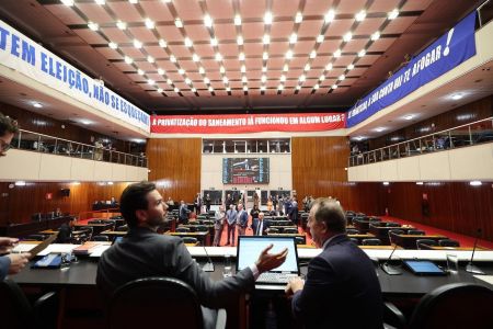 Privatização da Copasa foi analisada no Plenário da Assembleia nesta terça-feira (2)