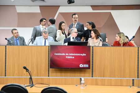 Proposta foi analisada na Comissão de Administração Pública da Assembleia nesta terça-feira (9)