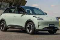Geely EX2 é vendido com desconto para taxistas e motoristas de aplicativos